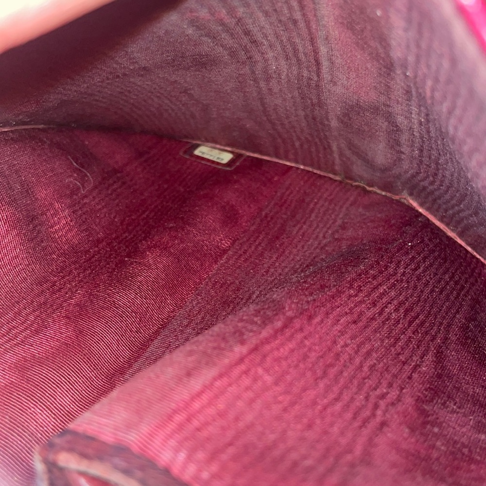 Chanel Raspberry Caviar long bifold wallet with front snap - Picture 4 of 15